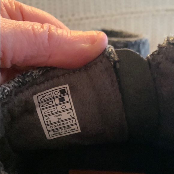 Gray Women's Ankle Boots - Picture 4 of 5